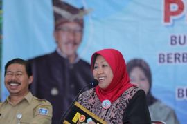 Penyerahan 2 buku, bentuk Sri Utami berikan kesan terbaik untuk Babel