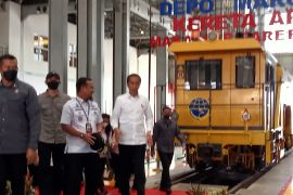 Govt to build railway line connecting Makassar, Manado: Widodo