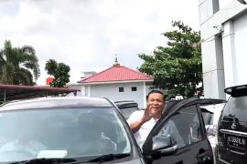 Dperiksa BPK, Sekda Riau kucing-kucingan dengan wartawan