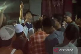 Kelompok pemuda di Ambon bangunkan warga untuk sahur dengan syair