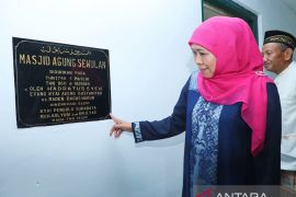 Gubernur Khofifah safari Ramadhan jelajahi masjid legendaris
