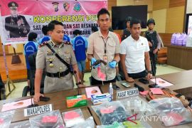 Polres Kotabaru amankan pemilik senpi rakitan