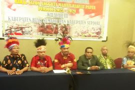 Enam anggota MRP terpilih wilayah III Biak-Supiori