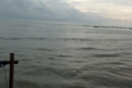 Gunung Anak Krakatau tertutup kabut dan kawah tak terlihat