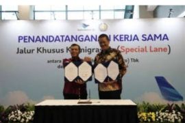 Garuda Indonesia dan Ditjen Imigrasi resmikan jalur khusus penumpang