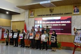 Wakil Ketua MK apresiasi peluncuran 9 buku karya dosen FH Universitas Jember