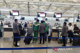 Imigrasi Denpasar deportasi 2 WNA Nigeria karena tak bayar denda overstay