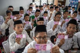 Gerakan Santri Cinta Rupiah Se-Sumatera Selatan Page 4 Small