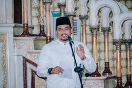 Bobby berharap Ustad Hanan Attaki jadi teladan bagi anak muda Medan