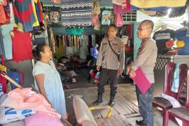 Polisi Bengkayang gencar sosialisasi larangan jual beli pakaian bekas