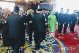 Kaltim kemarin, pelantikan pejabat Pemprov hingga  operasi pasar 5.600 elpiji 3 Kg