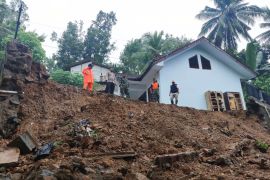 Terdampak longsor, bangunan sekolah di Trenggalek rusak