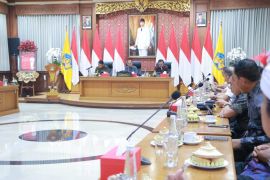 Lalu lintas kendaraan ke Pura Agung Besakih diatur semasa upacara