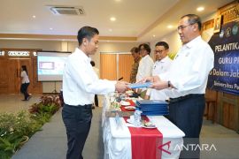 Undiksha Singaraja lantik ribuan guru profesional