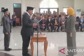 Wali Kota lantik Asisten III jadi Penjabat Sekda Baubau