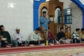 Safari di Bangunrejo Ketua Komisi A bacakan sambutan Bupati Labura