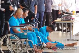 Polisi ringkus tiga perampok bersenjata api
