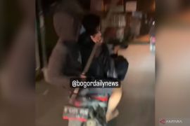Polisi tangkap lima remaja konvoi bawa pedang di Bogor