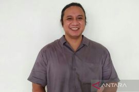 Polisi diminta transparan usut jatuhnya peti kemas berisikan B3 di perairan Pulau Buru