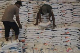 Perum Bulog Ternate jamin ketersediaan beras hingga 2024