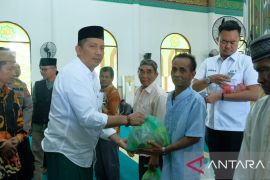 2.100 mustahik di Meranti terima dana zakat konsumtif Ramadan