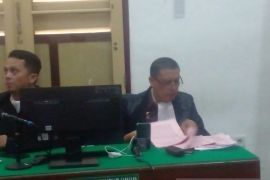 Empat penambang emas ilegal di  Madina dituntut satu tahun penjara