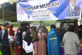 Koperasi Konsumen Pedagang Mandiri Sejahtera gelar pasar murah di Desa Gunung Makmur