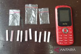 Bawa 10 paket sabu, pengendara motor tanpa plat diringkus Polsek Hantakan