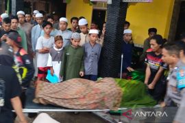 Seorang warga Kapuas tewas tenggelam usai terpeleset dari atas kapal