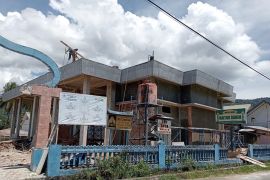 SIG dan Semen Padang pugar dua masjid di Lubuk Kilangan