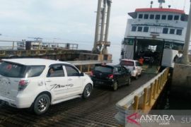 Penyeberangan feri Torobulu-Tampo masih normal