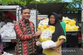 Pemkot Pekalongan - Bulog gelar operasi pasar murah