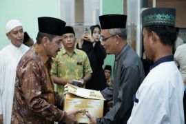 Di Mesjid Al-Hasanah Pj.Wali Kota Tebing Tinggi minta jamaah tingkatkan kewaspadaan