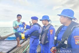 Kegiatan sosial Satpol Airud Polres Lamtim pada bulan Ramadhan Page 1 Small