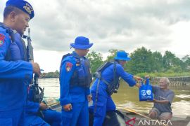 Kegiatan sosial Satpol Airud Polres Lamtim pada bulan Ramadhan Page 2 Small