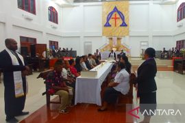 Jemaat GKI Filadelfia Nolokla jalankan ibadah perjamuan kudus Paskah