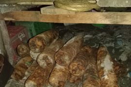 Brimob evakuasi mortir sisa Perang Dunia II