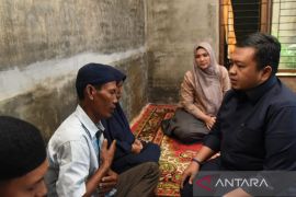 Isak tangis keluarga mahasiswi Polmed yang tewas dibunuh sambut kedatangan Bupati Tapsel