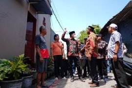 Pemkab Sidoarjo salurkan bantuan warga korban angin kencang