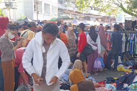 Kalsel kemarin, Perbaiki data kemiskinan ekstrim hingga awasi pakaian "thrifting"