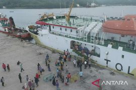 Kemenhub menyiagakan tiga kapal perintis di Pelabuhan Bungkutoko Kendari