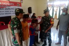 Korem 042/Gapu salurkan bantuan pendidikan bagi anak yatim piatu