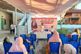 Reses, Mona Kloer terima aspirasi dan periksa lokasi jalan rusak