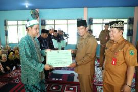 Pemkab HSU bantu LKSA panti asuhan