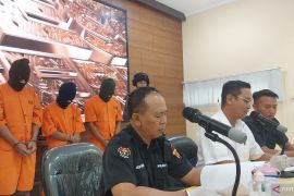 Pencuri ratusan baterai tower Telkom ditangkap