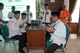 Penjabat Bupati Batola serahkan tunjangan jabatan ke BAZNAS