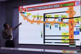 Spektrum - Tol Cisumdawu, hadiah Lebaran bagi pemudik asal Bandung