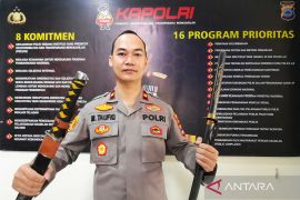 Polisi sita samurai milik pemuda hendak tawuran di Banjarmasin