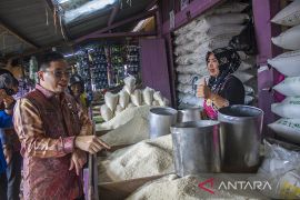 Bupati HST pantau harga bahan pokok jelang Lebaran