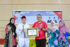 Bapenda Bengkalis berikan Reward kepada Desa yang mencapai realisasi PBB-P2 100 persen